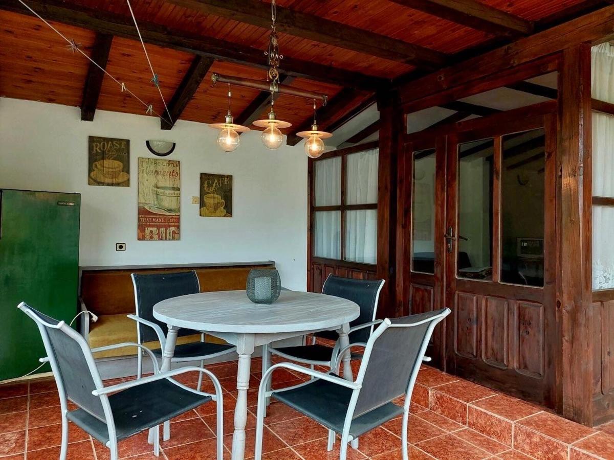Luylyana Guesthouse Ribarica Exterior photo