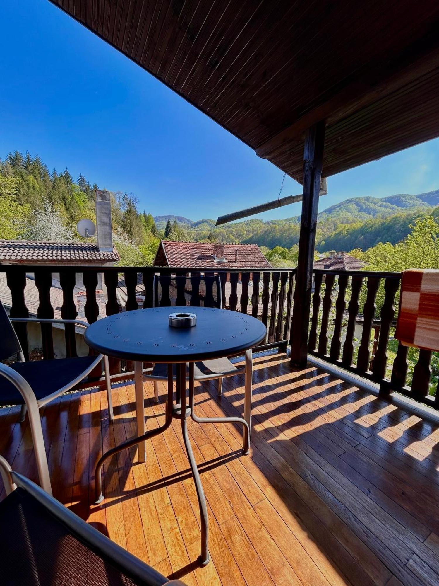 Luylyana Guesthouse Ribarica Exterior photo