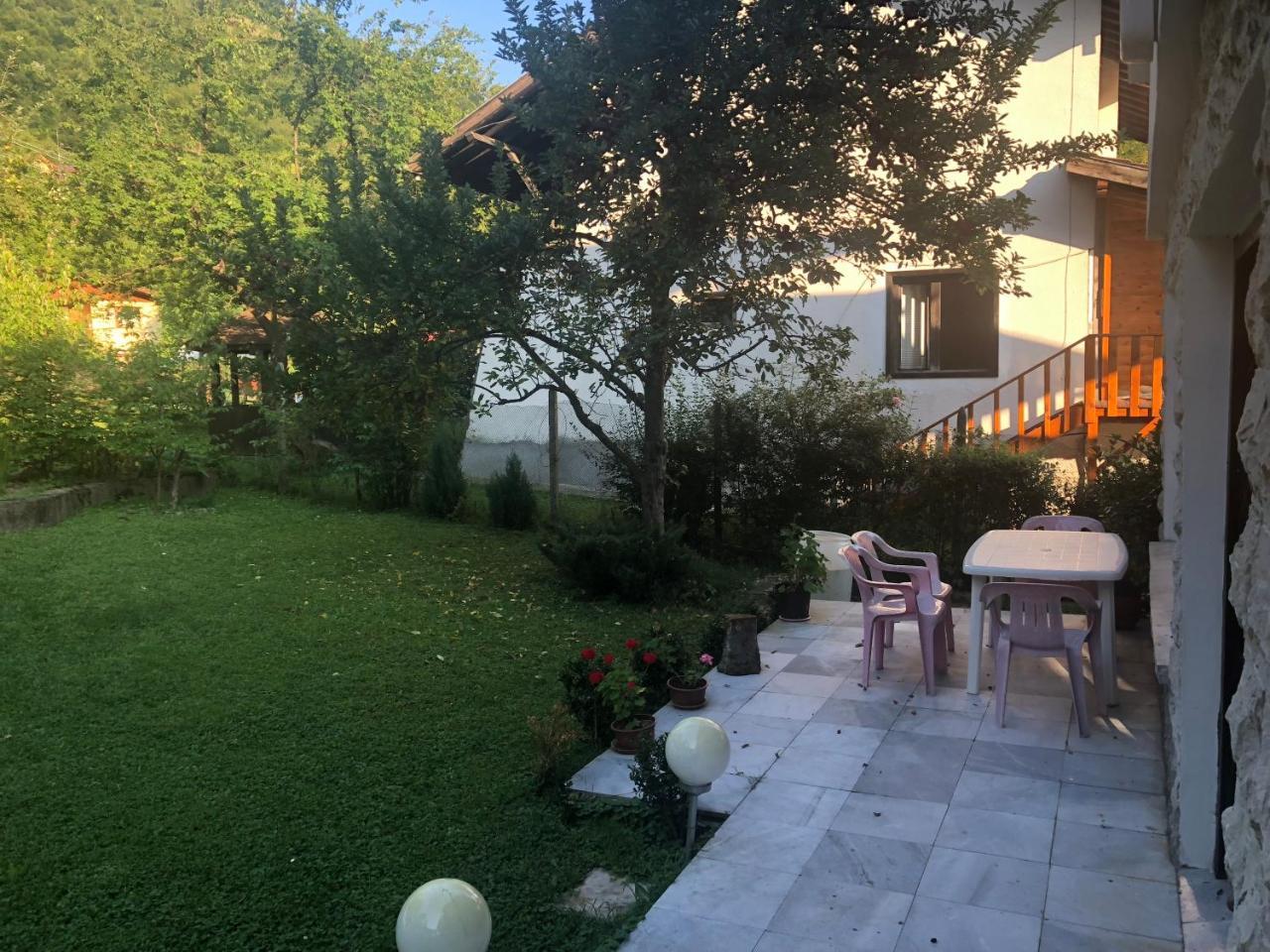 Luylyana Guesthouse Ribarica Exterior photo
